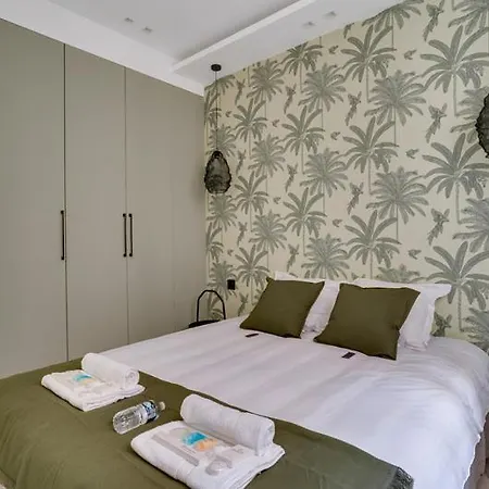 Apartment 190 Fontaine - Superb In Paris.