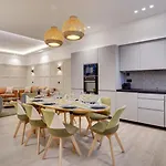 190 Fontaine - Superb In Paris. 파리