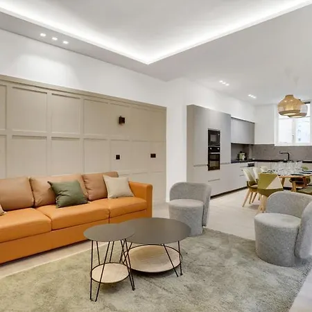 190 Fontaine - Superb In Paris. Appartamento *