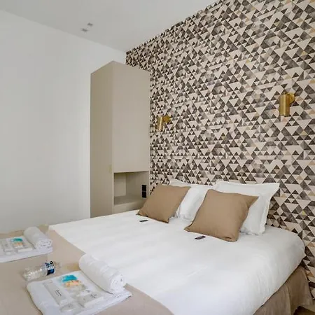 190 Fontaine - Superb In Paris. Apartmán *